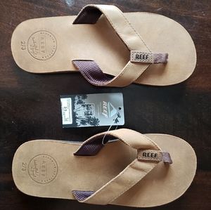 NWT Reef slippers (flip flops) youth boys 2/3